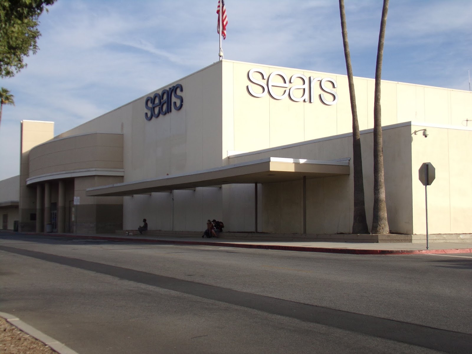 East Coast Retail: Sears #1318 Bakersfield, CA Closing