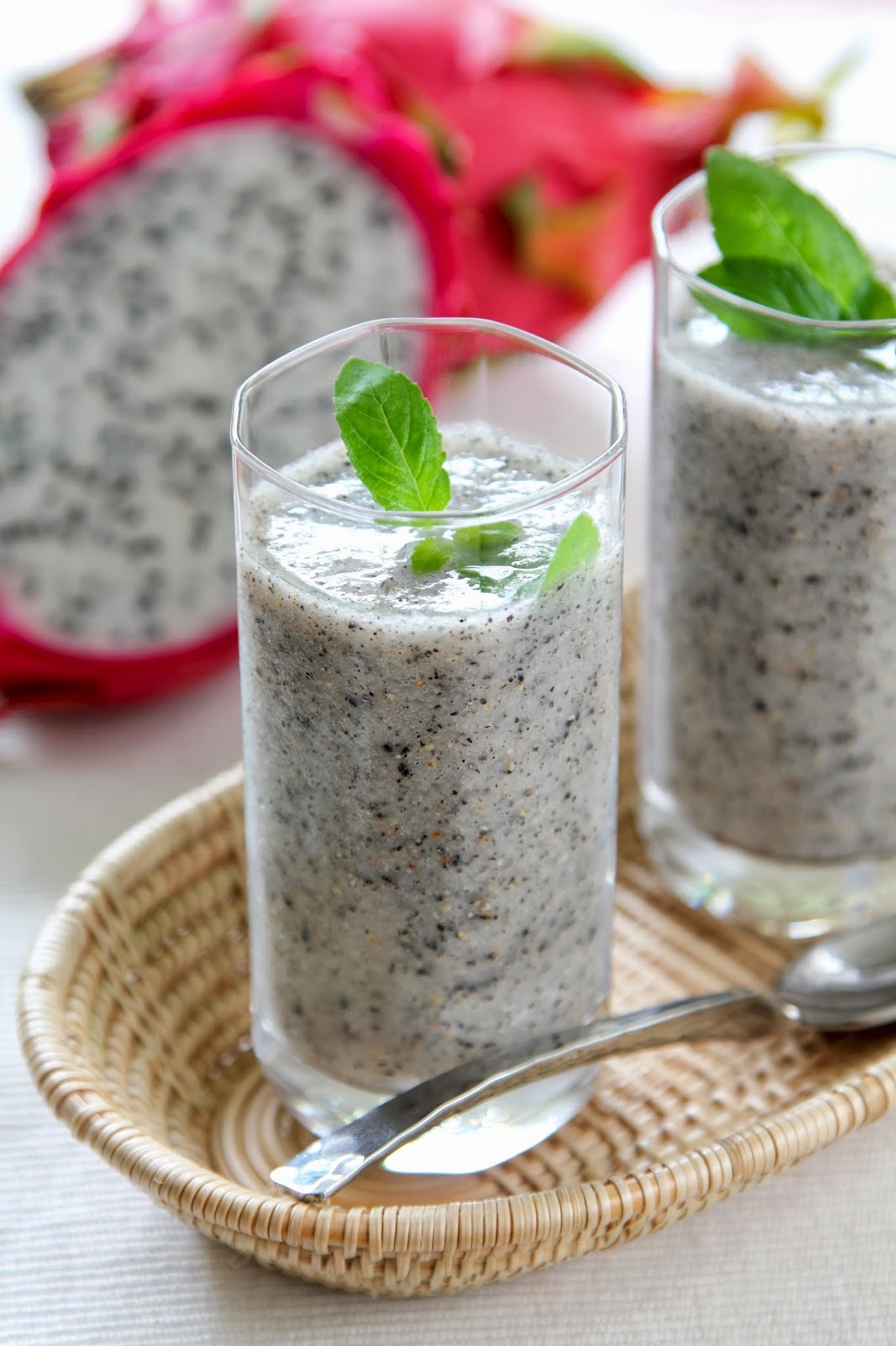 Raw Vegan Cookies N' Cream Smoothie Raw Edibles