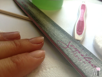 Jak wykonać manicure hybrydowy? Najczęstsze błędy + przydatne wskazówki!