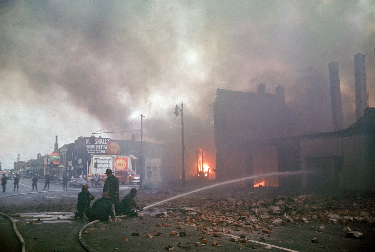 20 Color Photographs From the 1967 Detroit Riot Vintage