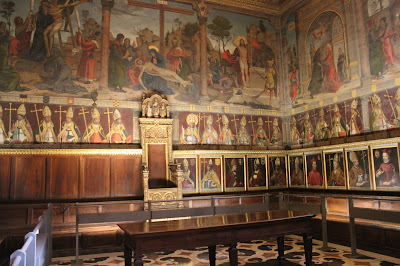 Sala Capitular con los retratos de los arzobispos toledanos