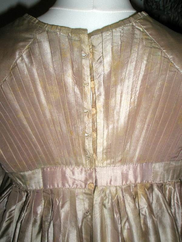 All The Pretty Dresses: Regency Era Button Back Dress