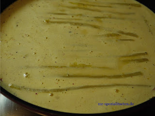 Spargelomelette vor dem Backen Rosen Delikat Essen