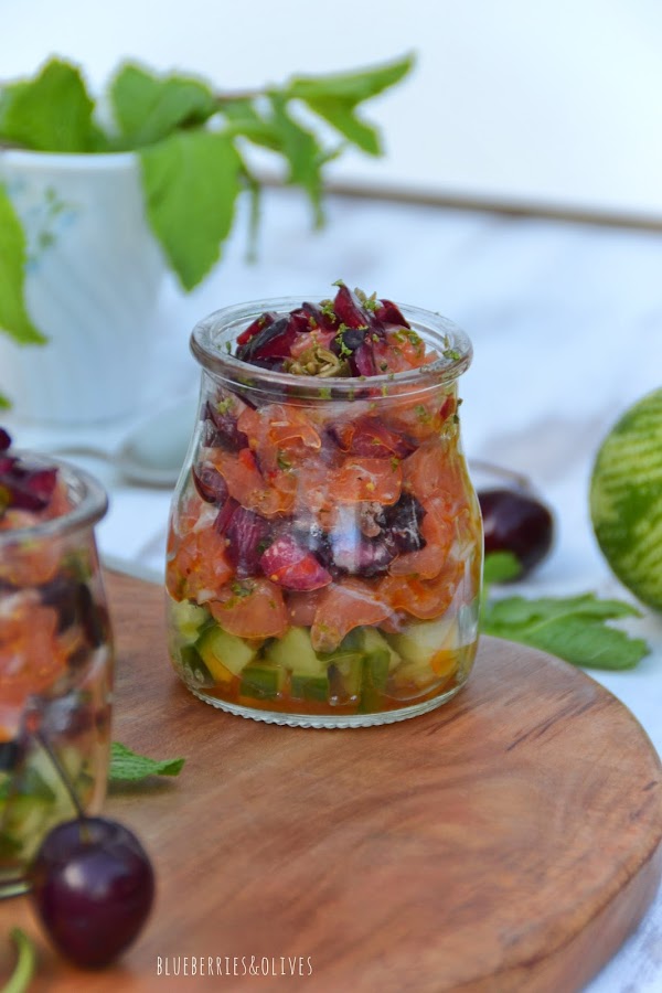 TARTAR DE SALMÓN CON CEREZAS Y MENTA