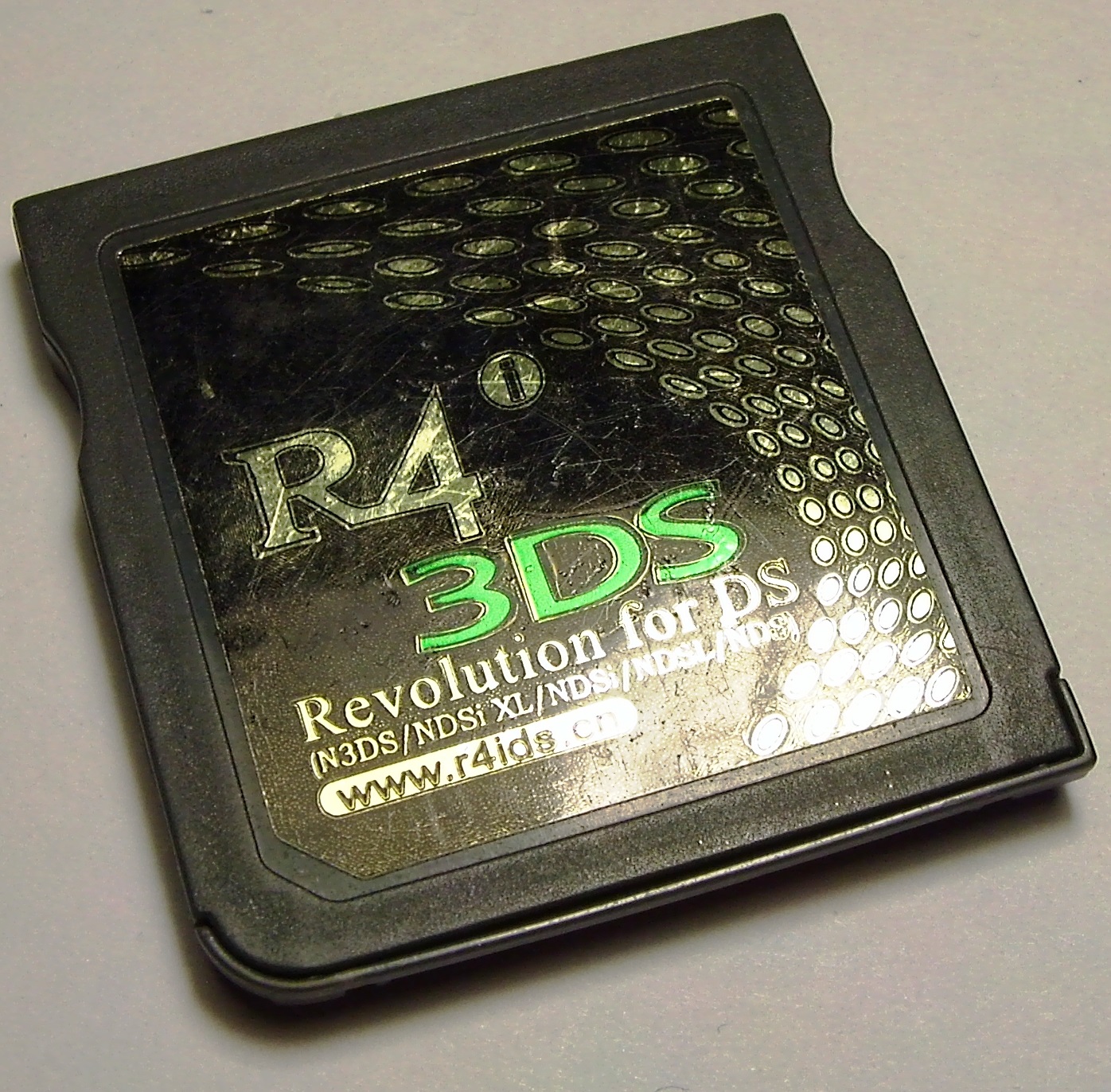Beyond Consoles R4i Gold 3DS (RTS) Review (r4ids.cn)