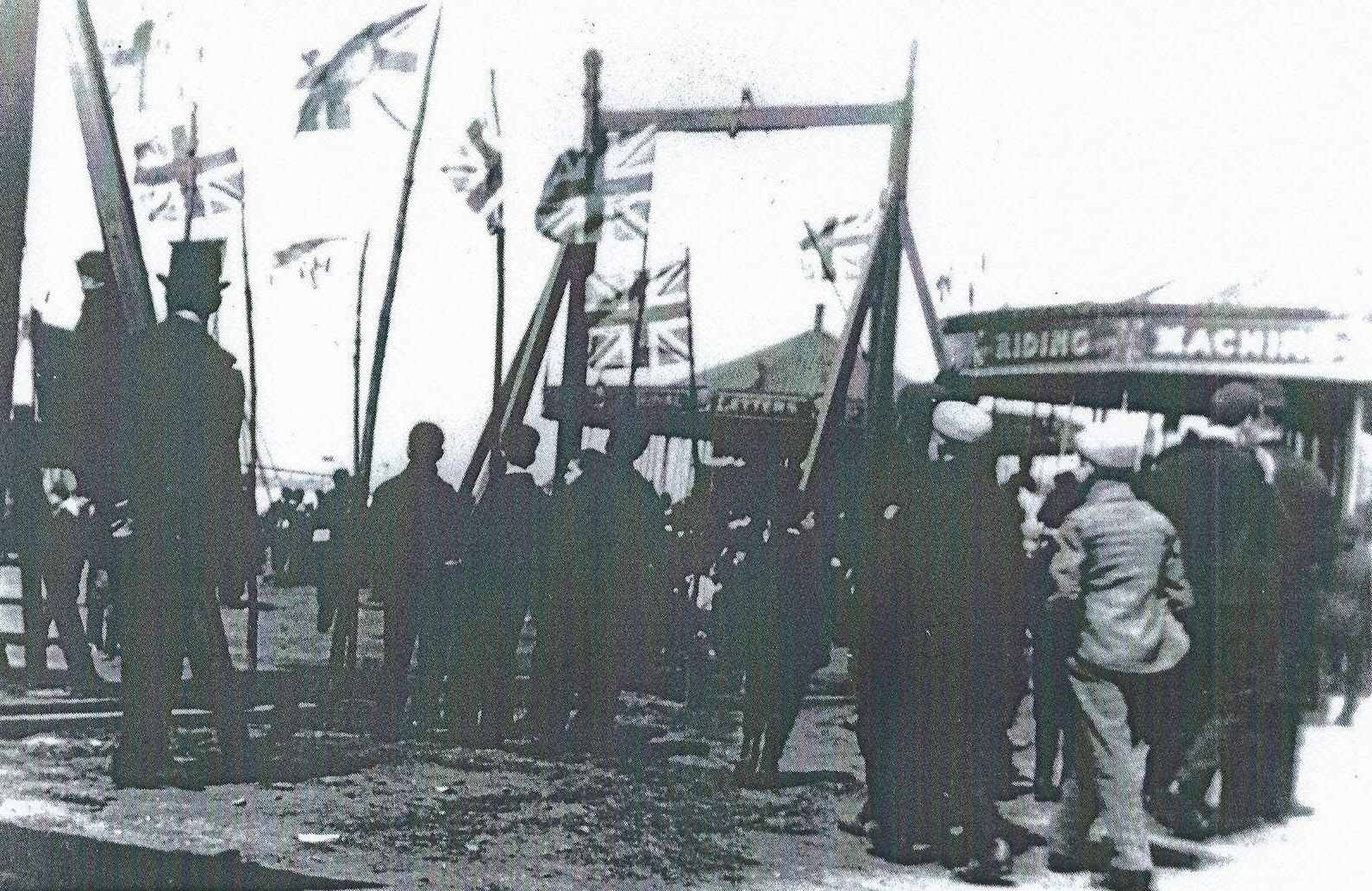 E7 Now & Then Wanstead Flats saved from post WW2 development plans
