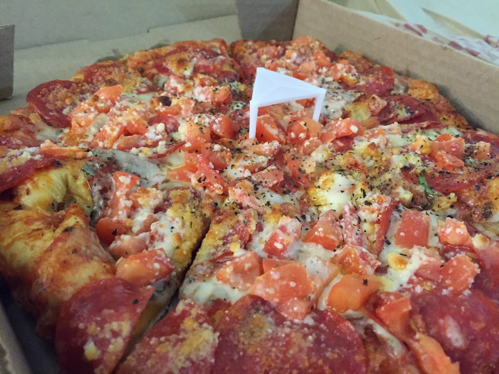 Domo Is Craving... MenEd's Pizza Parlor