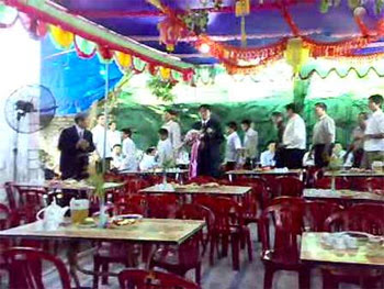 Đám cưới thời nay-Chạy xô trả nợ miệng