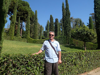Los cipreses decoran los Jardines Jardines de Santa Clotilde con sus cipreses en Lloret de Mar