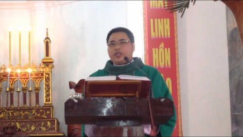 VNTB- Lm. Antôn Đặng Hữu Nam nói về phong trào biểu tình bảo vệ môi trường của giáo dân miền Trung