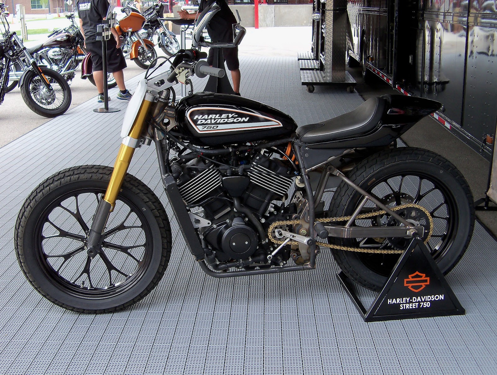 Racing Cafe Harley Davidson Street 750 Dirt Track Indy Mile 2015