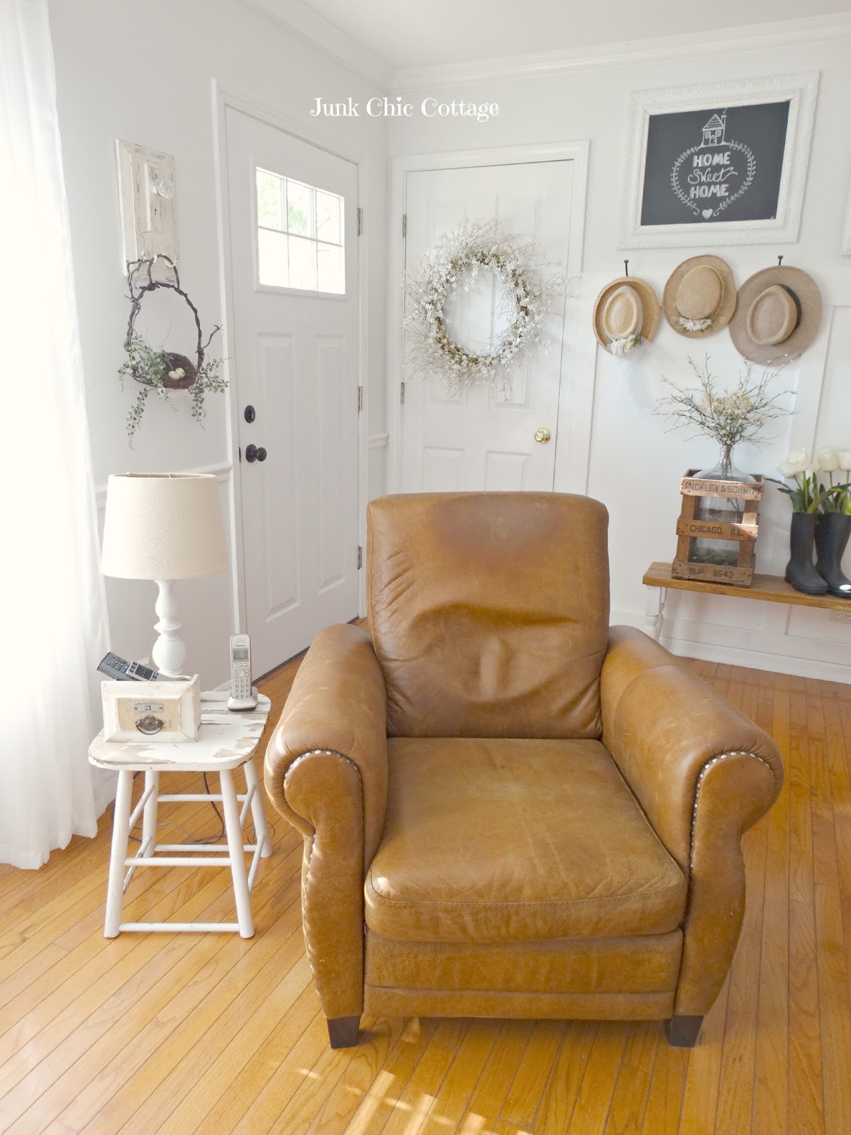 Junk Chic Cottage: Living Room Reveal