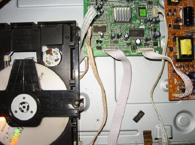 Experiment that failed, replace the servo IC SMD DVD player toshiba