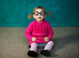 Teknologi dan Anak berkacamata
