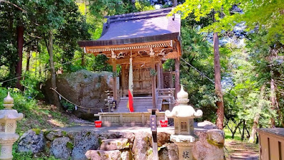 人文研究見聞録：岩船神社（猪子山公園） ［滋賀県］