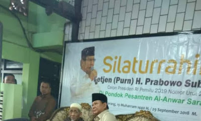 Prabowo Meminta Restu Kepada KH Maimun Zubair Untuk Pilpres 2019 Yang Akan Datang
