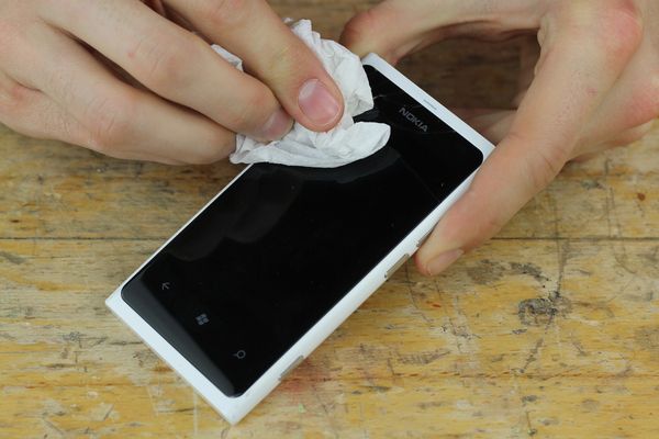 Cara Membersihkan Monitor Lcd Ponsel Memakai Debu Rokok