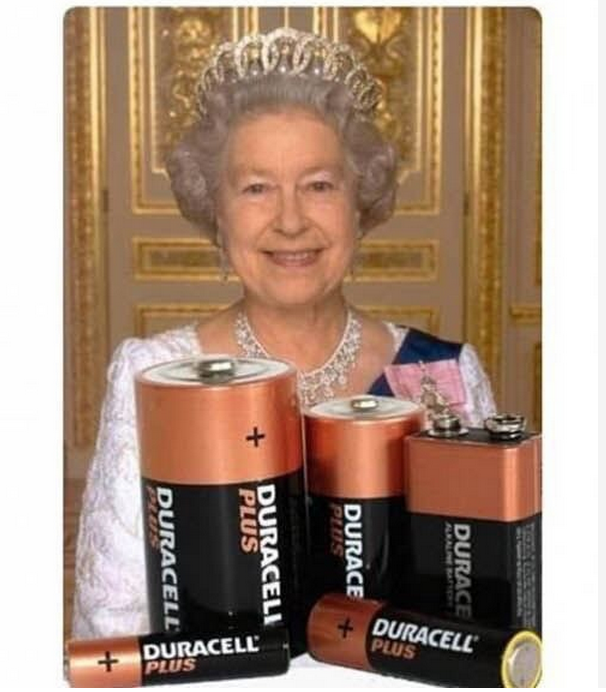 The queen secret lessons. Шляпки королевы елизаветы. Her majesty the queen&mr. The queen secret lessons. The queen's secret.