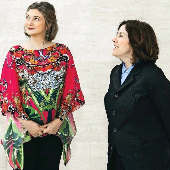 Hereditary Grand Duchess Stephanie gave an interview to the French magazine Point de Vue. Etro print red silk blouse