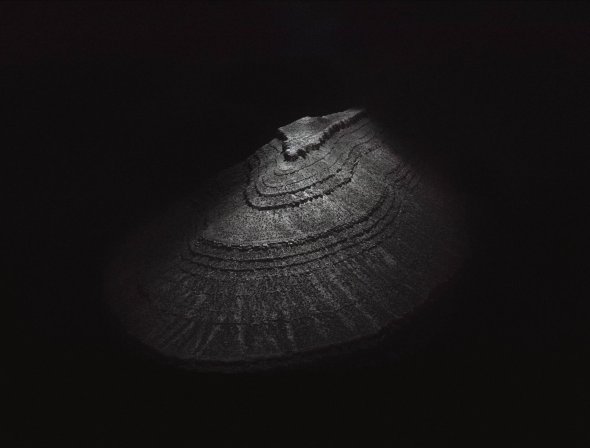 Lux Noctis - As fotografias com paisagens montanhosas noturnas iluminadas por drones de Reuben Wu Reuben Wu arte fotografia paisagens natureza noite luzes drones paisagens