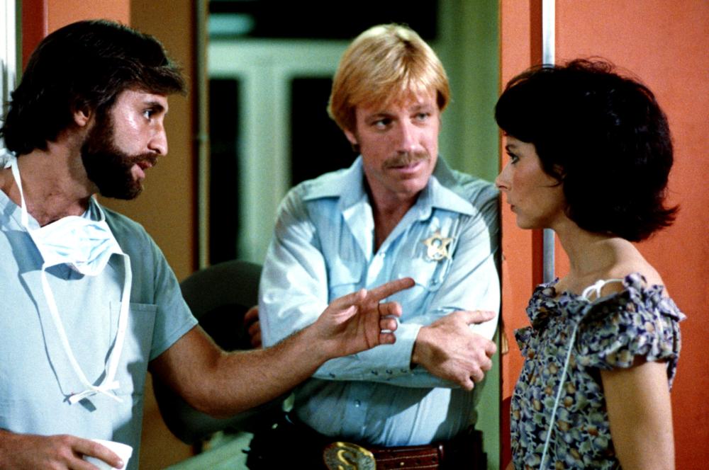 Horreur Dans La Ville Chuck Norris Film Complet Les Chroniques d'Atreyu: Halloween : Horreur dans la ville (1982) Brrip