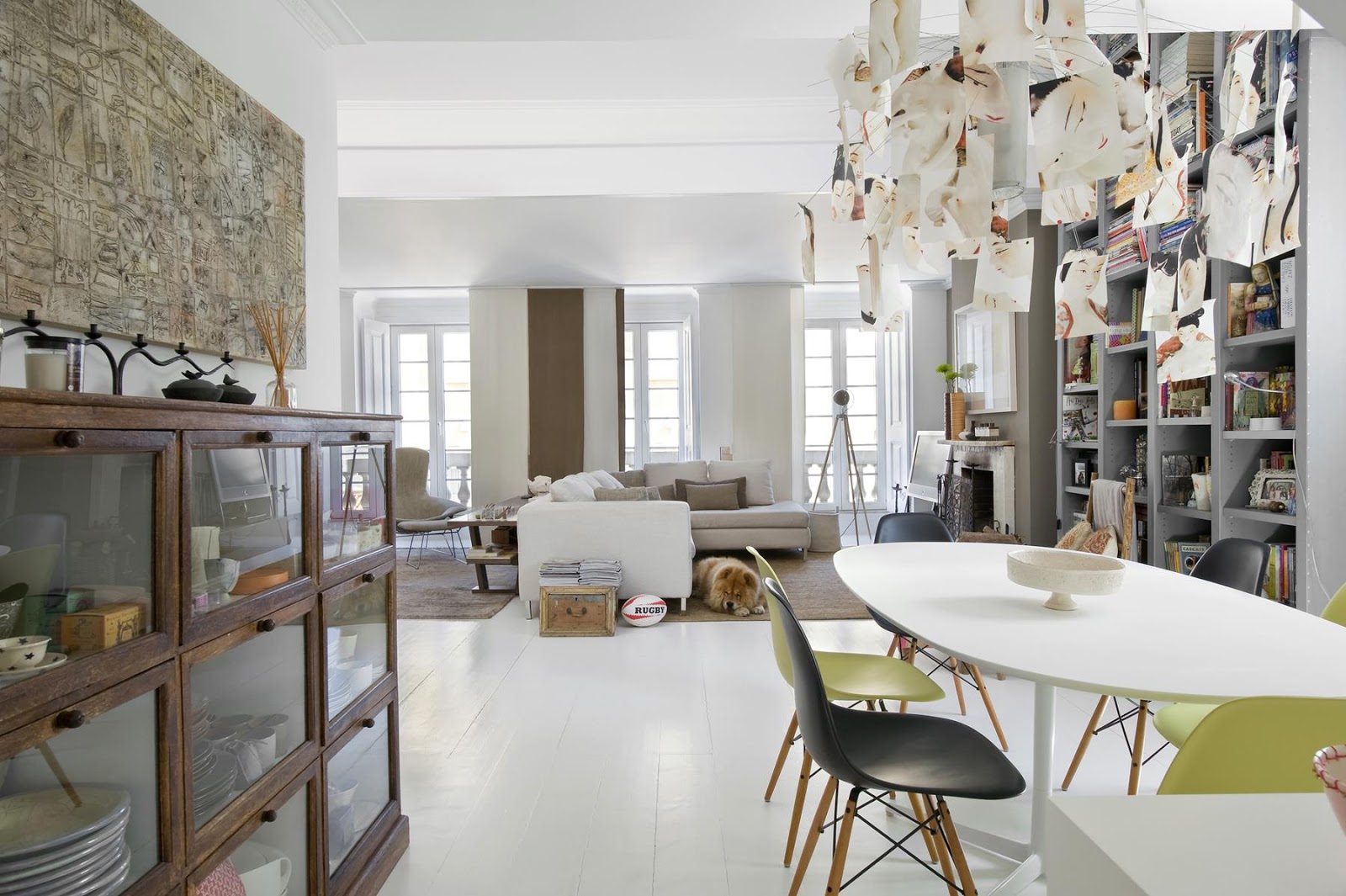 Las Cositas de Beach & eau: ENTRE EL GRIS Y EL BLANCO....una casa en