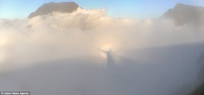 jesus aparece en una nube con arco iris en francia