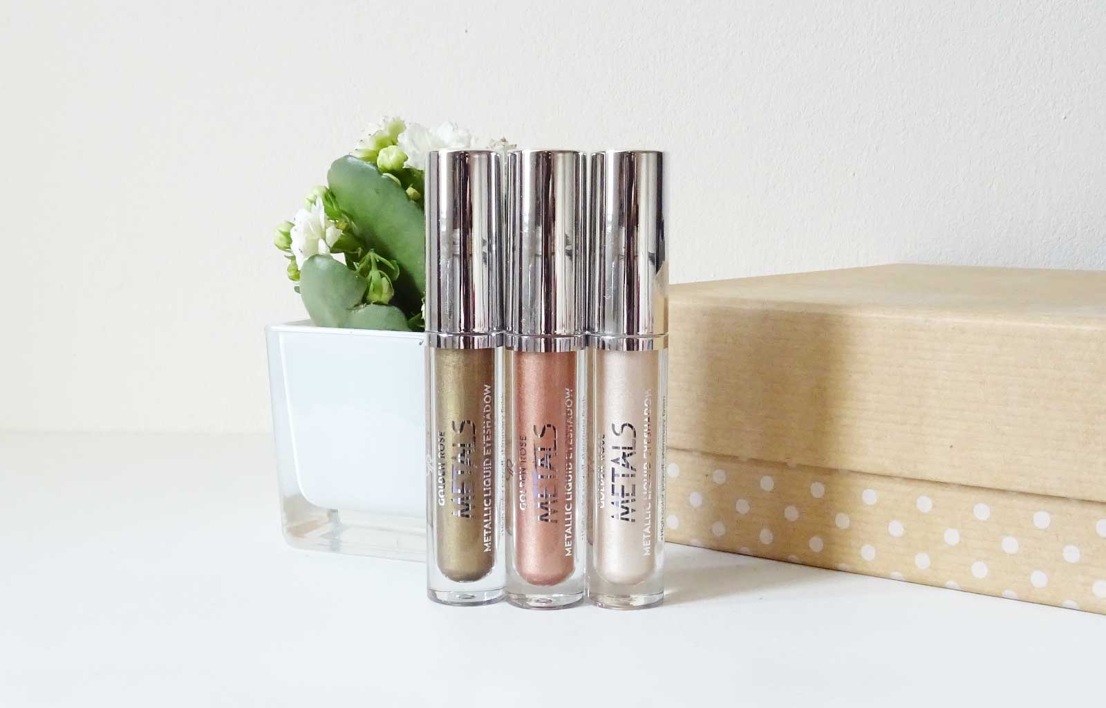 Un maquillage de fêtes avec les Metals Metallic Liquid Eyeshadow Golden