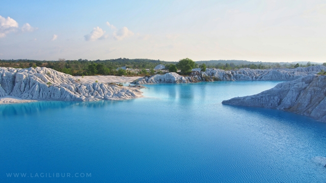 Danau Kaolin Air Bara Bangka