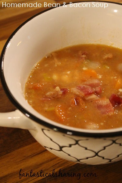 Homemade Bean & Bacon Soup // You can't beat a homemade soup -- especially one that has bacon in it! #recipe #copycat #soup #bacon