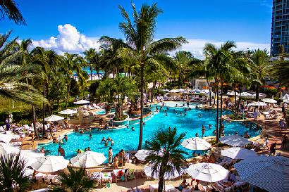 Pool at the Loews Miami Beach Hotel | Flickr   Photo Sharing!