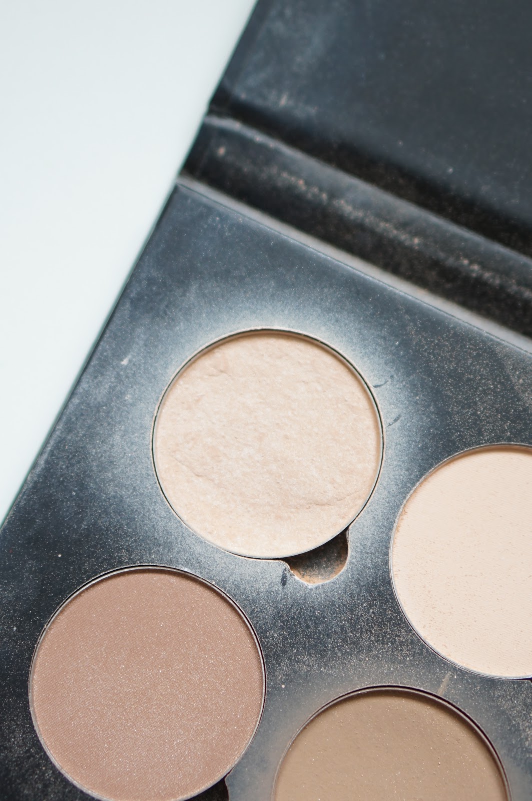 Popular North Carolina style blogger Rebecca Lately shares how to get the perfect glow for spring and summer.  Click here to read about her favorite highlighters!