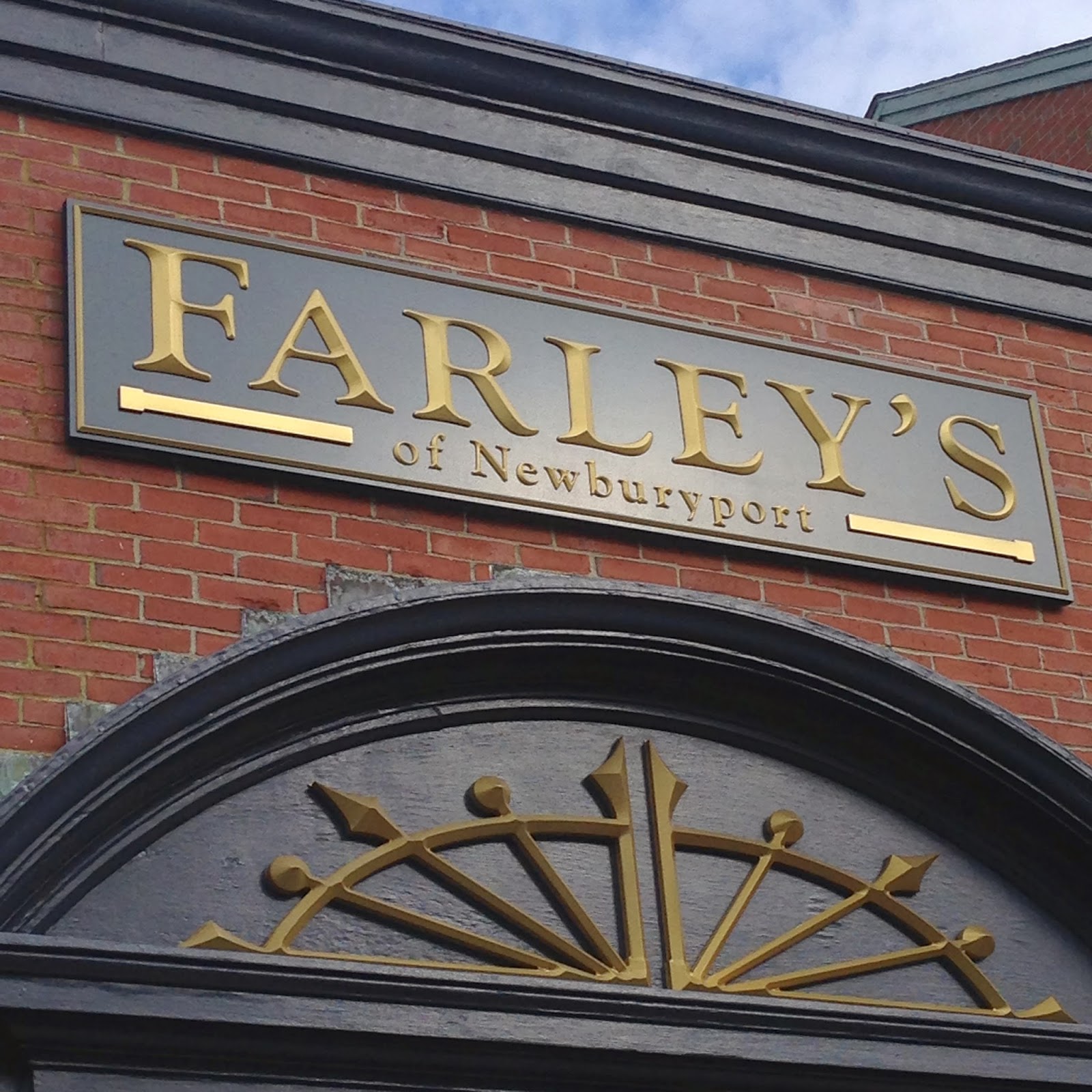 DesignsandEvents Window Boxes of Newburyport