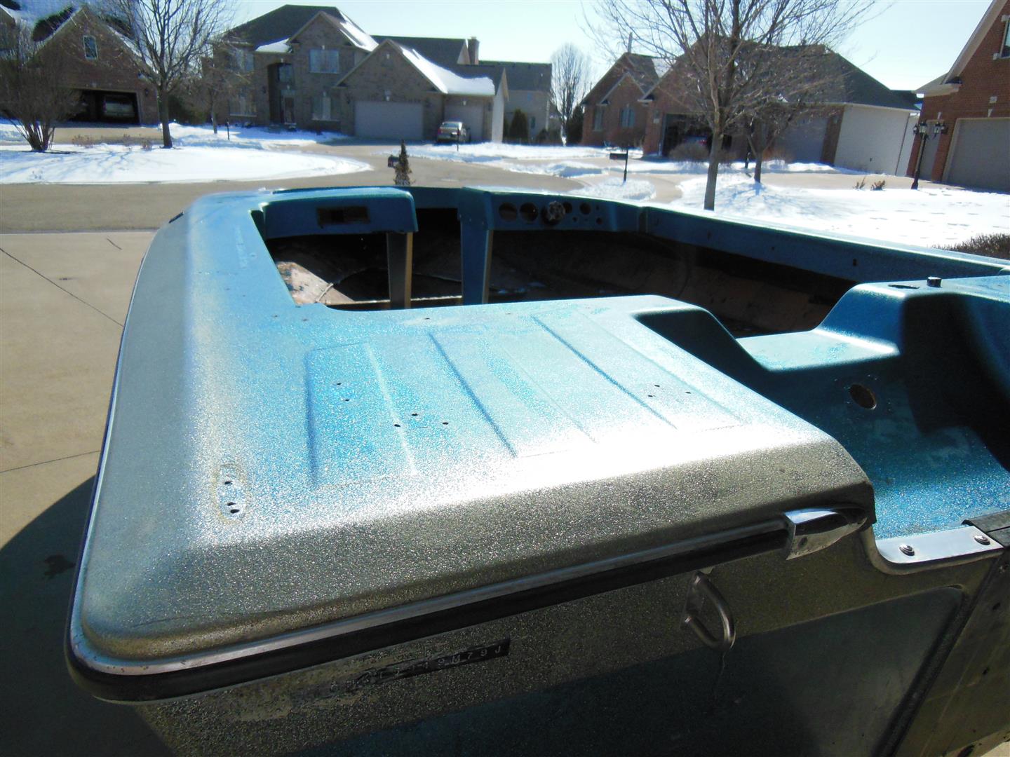 1979 Checkmate Trimate II February 21st, 2013 Buffing the Deck