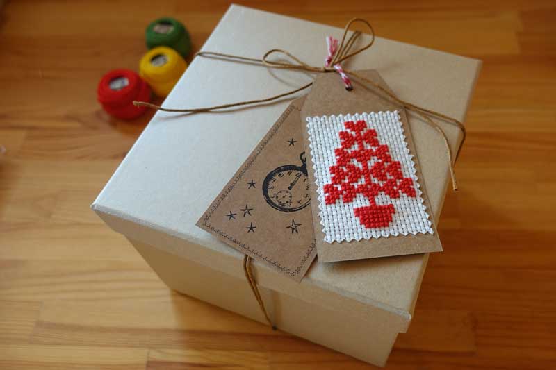 How to finish a cross stitch gift tags Free cross stitch pattern