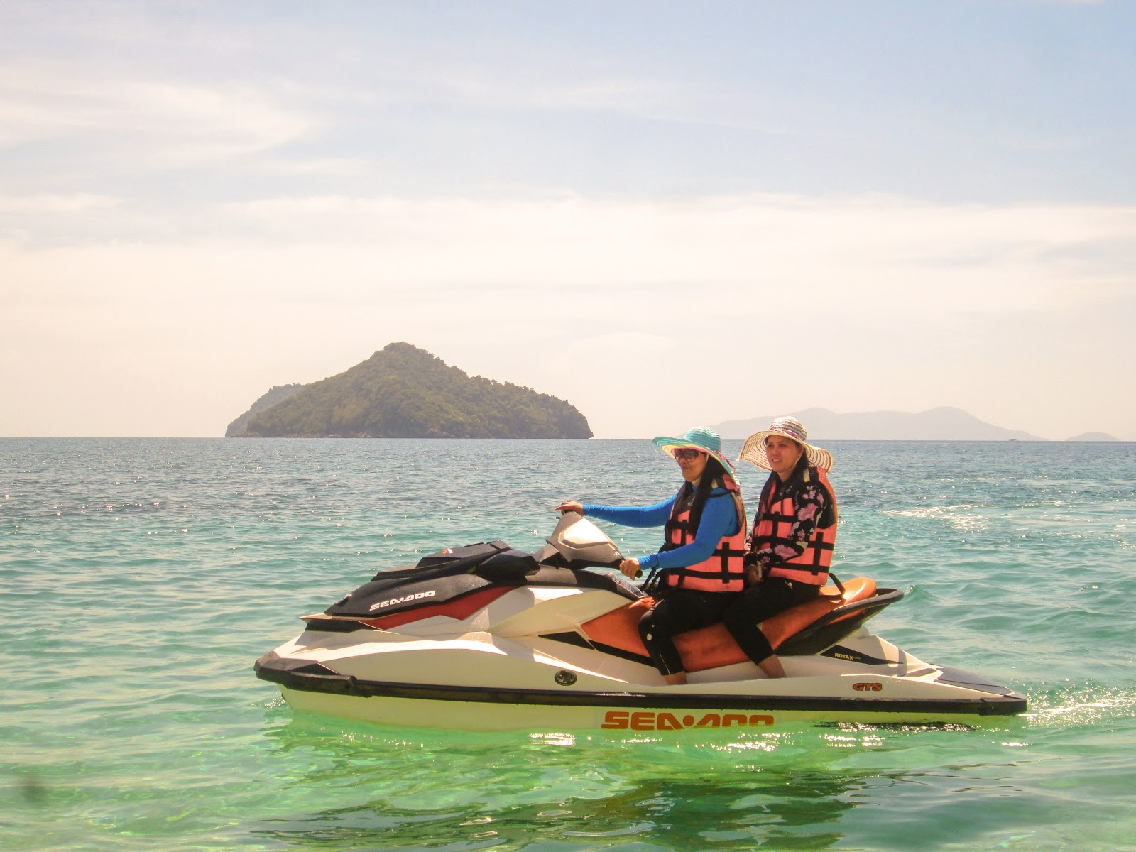 Jet ski at Antonia Beach Resort in Gigantes Island Jet ski at Antonia Beach Resort in Gigantes Island