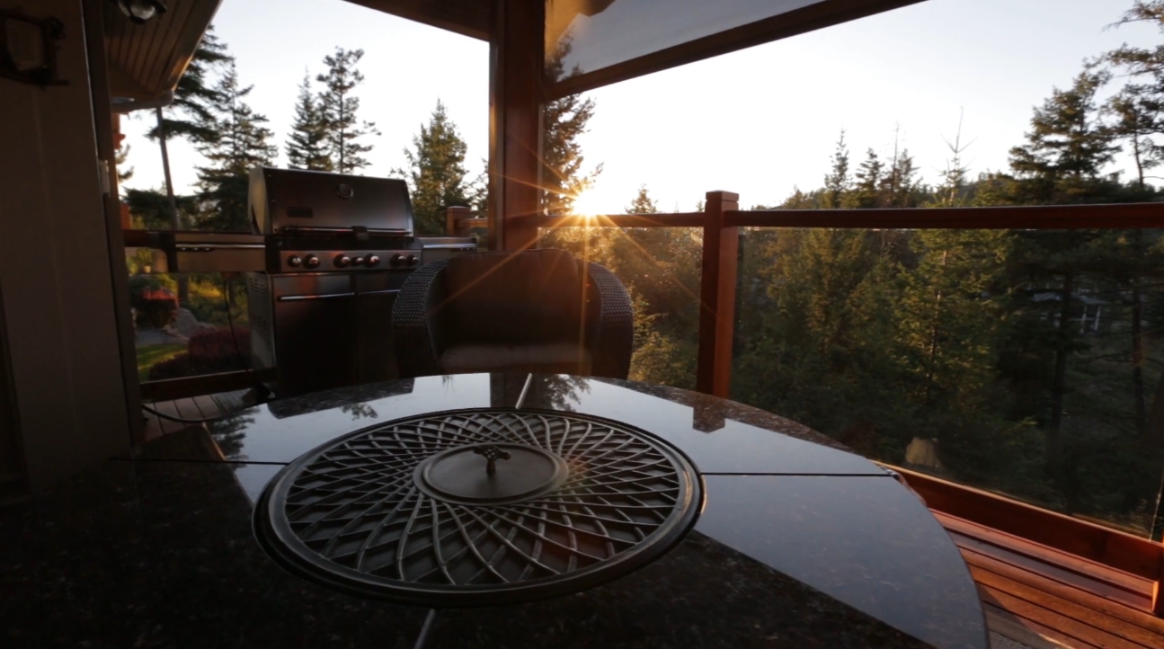 Luxury Home Interior Design Tour vs. 302 Dormie Point, Vernon, BC - Sotheby's International Realty Canada