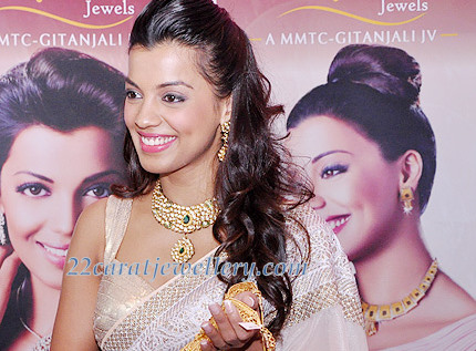 Mugda Godse in Kundan Choker - Jewellery Designs