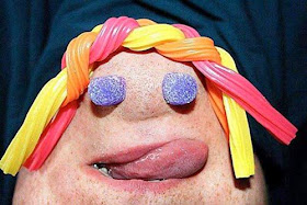 صور طريفة جداً: تصوير الوجوه بالمقلوب!