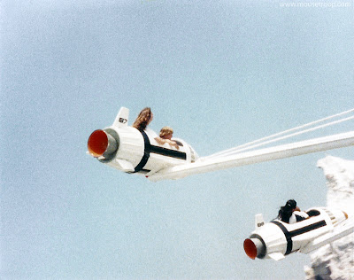 Rocket Jets Disneyland Tomorrowland old 1983 spinning ride