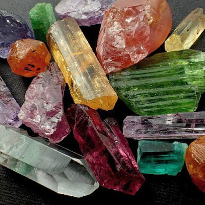 structure_minerals color of minerals How to Identify Minerals in 10 Steps (Photos)
