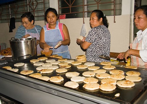 Memorias Guanacas: Oración a la pupusa salvadoreña