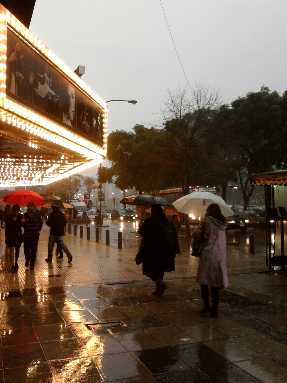 Argentina Experimental: lluvia >>>En apenas 24 horas, cayó en Buenos
