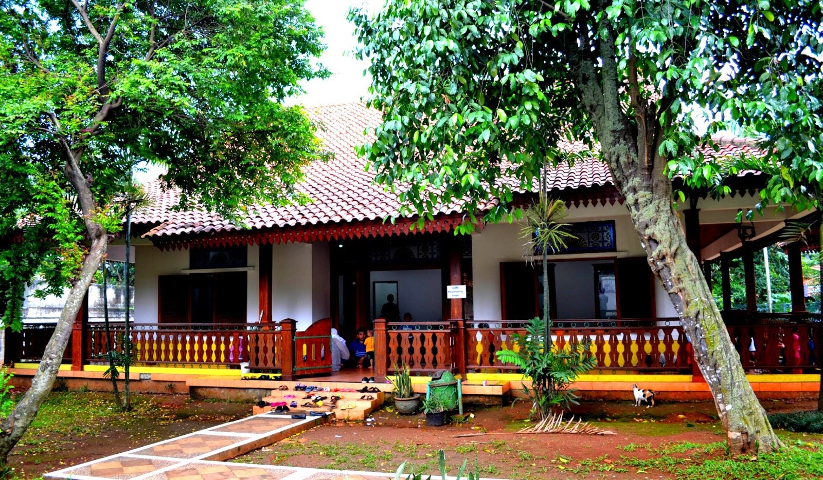 Rumah Adat Provinsi DKI Jakarta ( Rumah Kebaya )