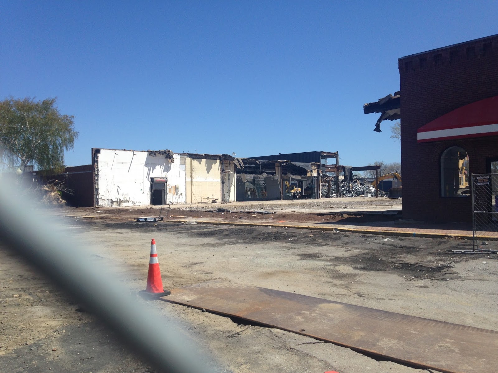 The Rise and Fall of the Meadow Glen Mall MEDFORD INFORMATION CENTRAL