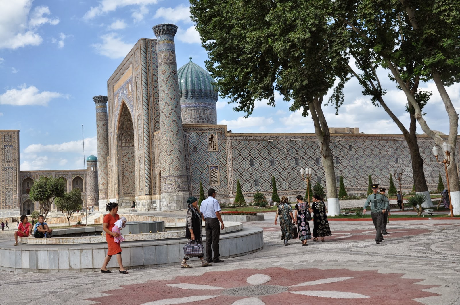 Окилов самарканд. Алишер мардиев самарканд 2020. Самарканд сити silk road. Площадь регистан в самарканде. Махдуми азам самарканд.