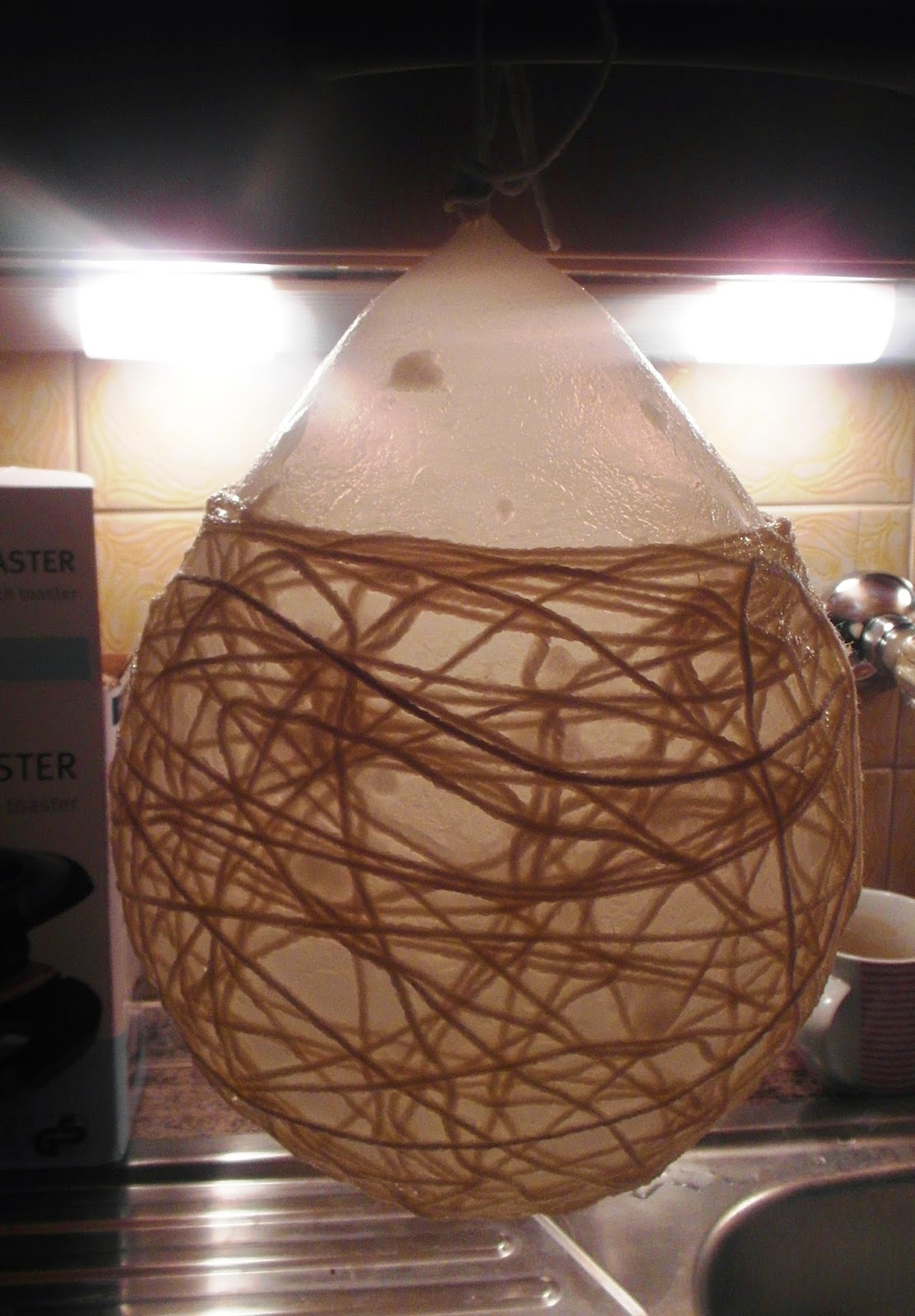 Zauber Zeller: Lampe aus Wolle selbstgemacht