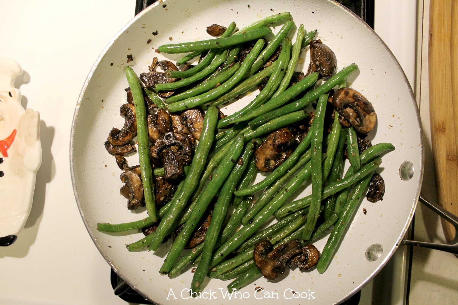 A Chick Who Can Cook Garlic Green Bean and Mushroom Medley