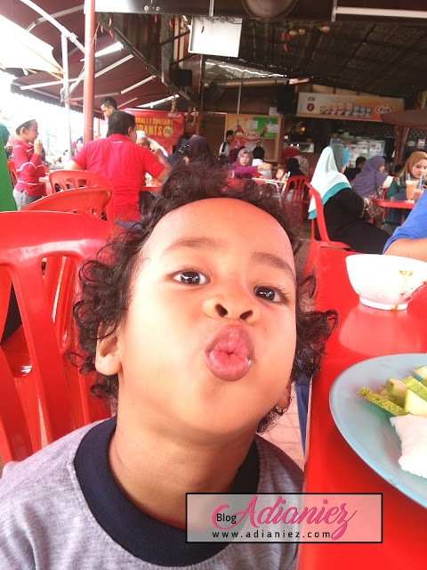 Atok Uwan Teringin Makan Sate Tepi Sungai Dengan Cucu ~ Restoran Line Clear, Kg Jawa