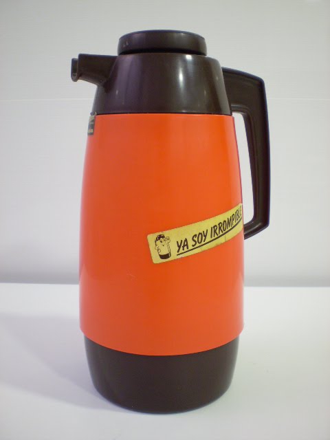 Orange Thermos Bottle | Premium AI-generated PSD